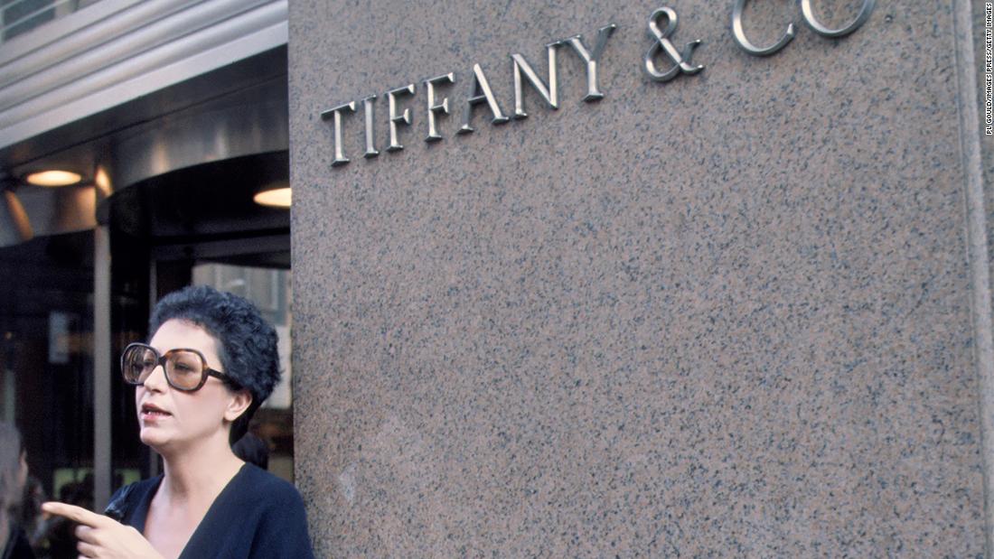 Elsa Peretti, the famous designer Tiffany & Co., has died