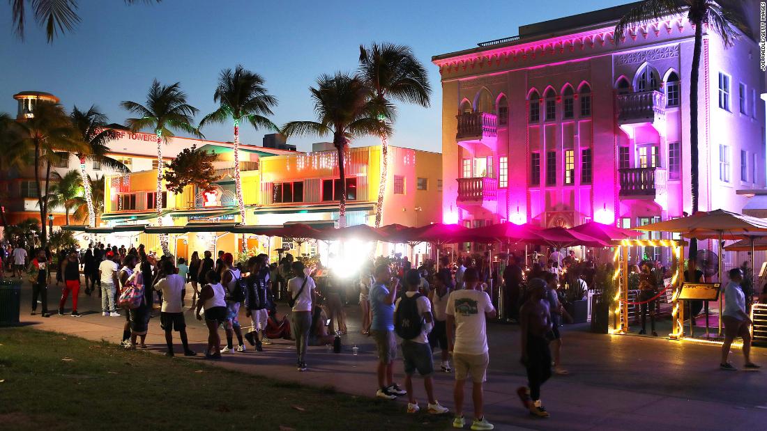 The Miami Beach hotel stops food service amid fears of Covid-19 after crowds flock to the city