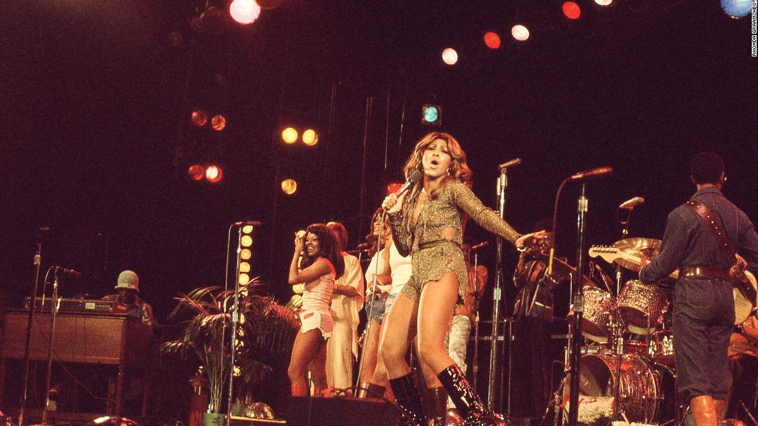 'Tina' tells Tina Turner's story, with a tribute that keeps on turning