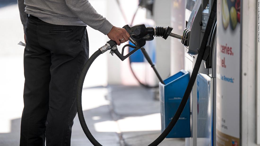 California senators ask Biden to ban the sale of gas-powered cars