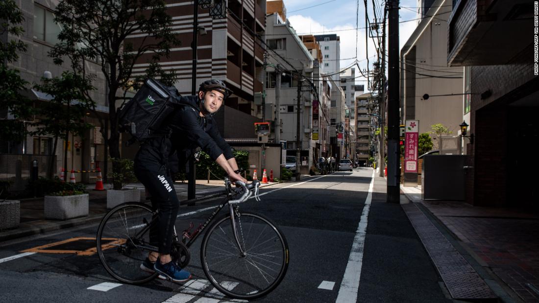 Olympic silver medalist Ryo Miyake delivers food for Uber Eats to fund Tokyo 2020 dream