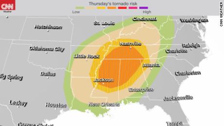 Probabilités de tornade du Storm Prediction Center de jeudi à jeudi soir.  Tout endroit donné dans certaines parties du Mississippi, de l'Alabama et du Tennessee a 15% de chances qu'il y ait une tornade dans un rayon de 25 miles.  La zone hachurée indique une 