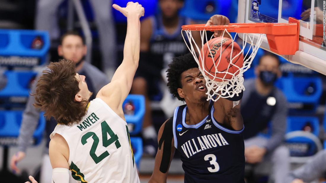 Villanova&#39;s Brandon Slater dunks the ball during a Sweet Sixteen matchup with Baylor on March 27. Baylor advanced with a 62-51 victory.