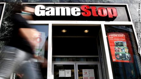 GameStop raids Amazon for another heavy-hitter exec