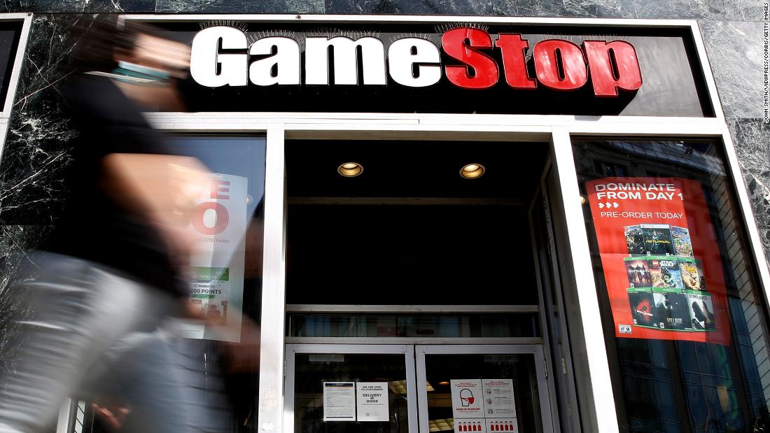 GameStop raids Amazon for another heavy-hitter exec