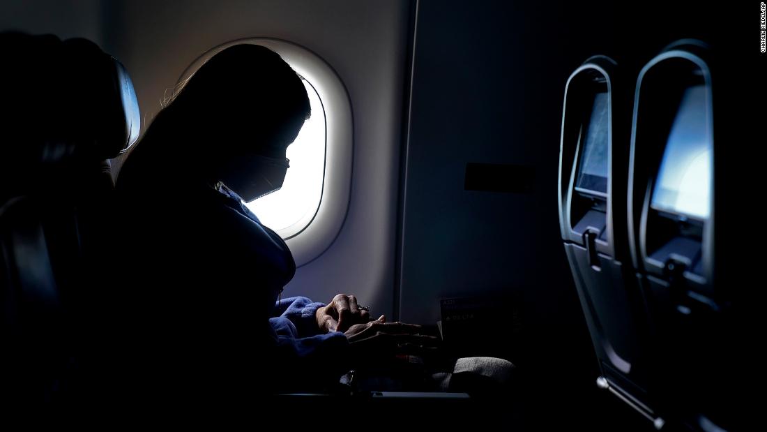 Goodbye Empty Middle Seats Delta Is Ing The Whole Plane Starting May 1 Cnn Business - Does Delta Airlines Charge For Car Seats