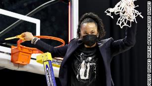 Funeral services set for USC coach Dawn Staley's mother