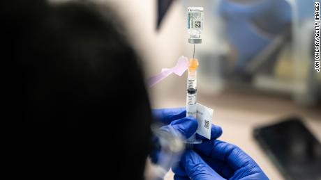 Les conseillers en vaccins des CDC ont reporté leur décision sur Johnson & amp;  Vaccin Johnson Covid-19