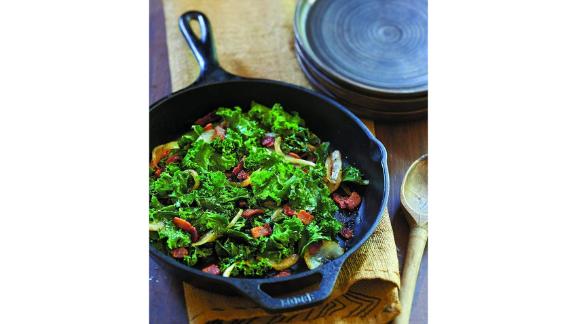 Lodge Pre-Seasoned Cast Iron Skillet