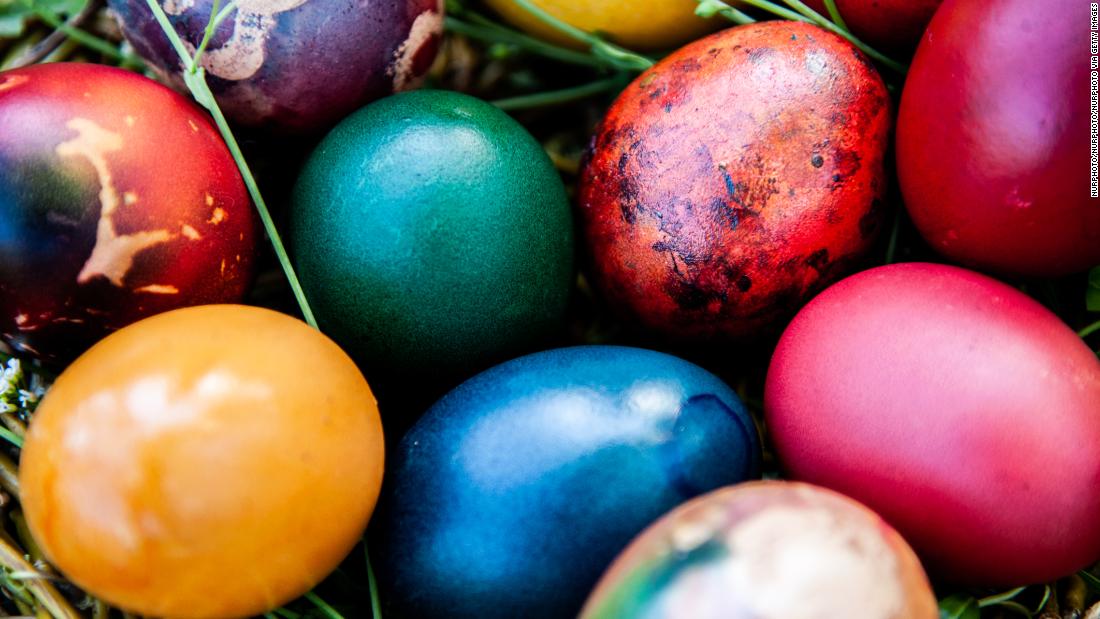 Semana Santa: así se preparan los huevos de pascua de chocolate - CNN Video