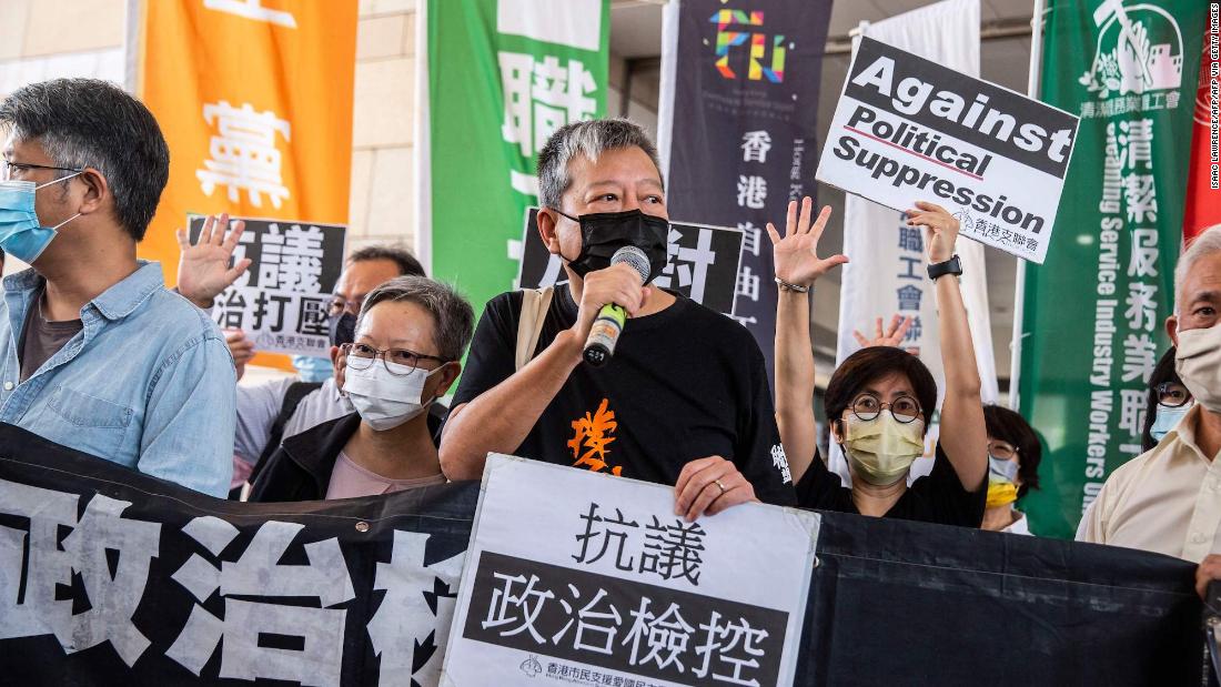 Honkongas tiesa par 2019. gada protestu notiesā Džimiju Laju, Martinu Lī un citus demokrātijas atbalstītājus