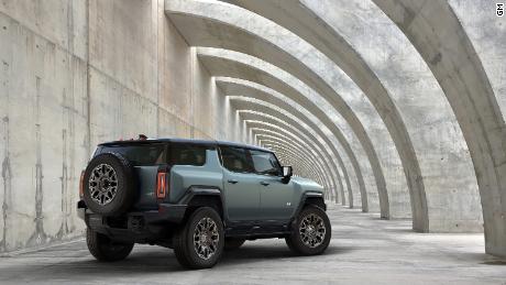 GM unveils new electric Hummer SUV 