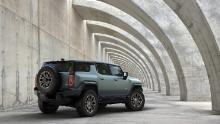 GM unveils new electric Hummer SUV 