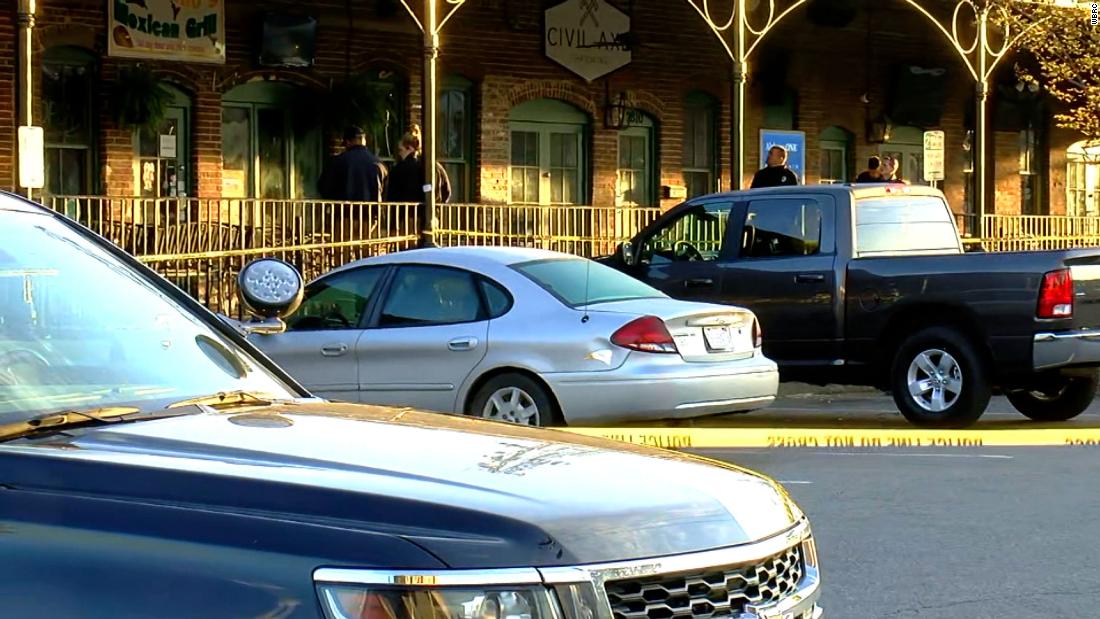 At least 5 people injured in a shooting outside an Alabama bar
