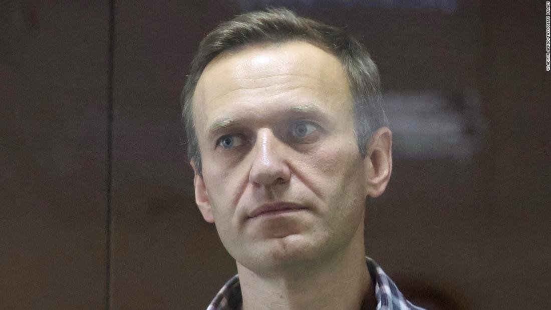 Navalny says he's continuing hunger strike despite a high temperature and bad cough