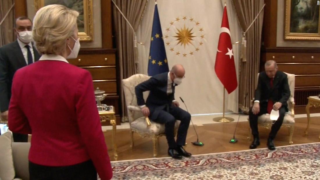 Ursula von der Leyen is let stand by her male counterparts in Turkey