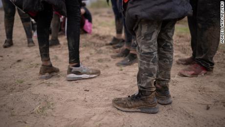 According to internal government estimates reviewed by CNN, more than 200,000 unaccompanied children are expected to arrive at the US-Mexico border by the end of the fiscal year. 