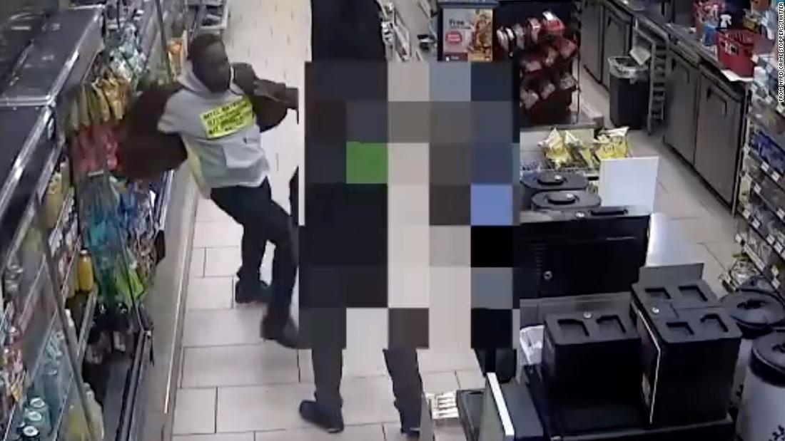 man-arrested-for-assaulting-asian-7-eleven-employee-in-manhattan-nypd-says