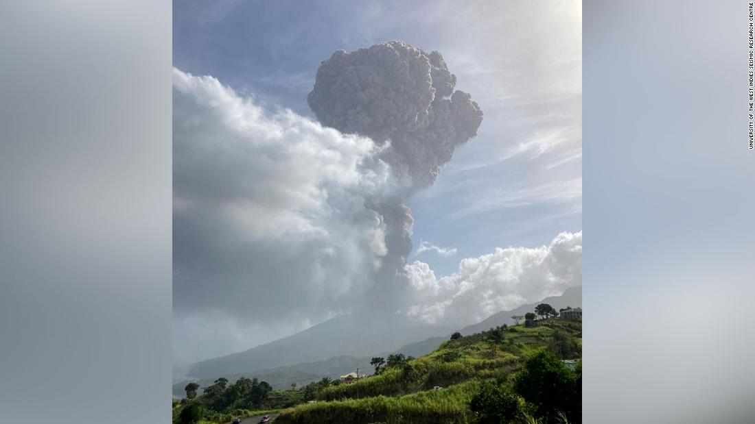 Volcano erupts on Caribbean island St.  Vincent out and sends as 20,000 feet into the air