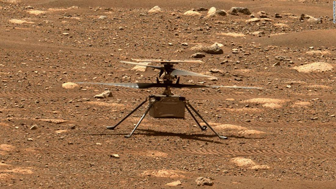 Yaratıcı bir Helikopter, tozlu kışın Mars’a gelişiyle nasıl mücadele ediyor?