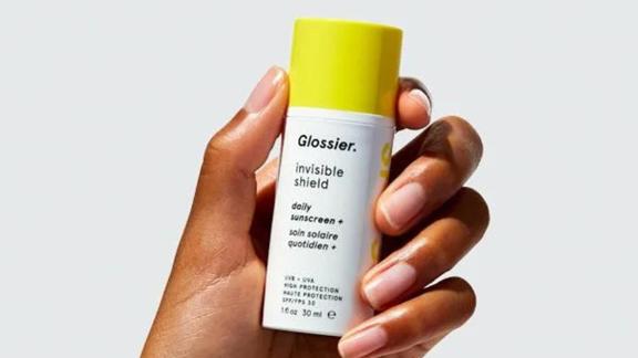 Glossier Invisible Shield Daily Sunscreen