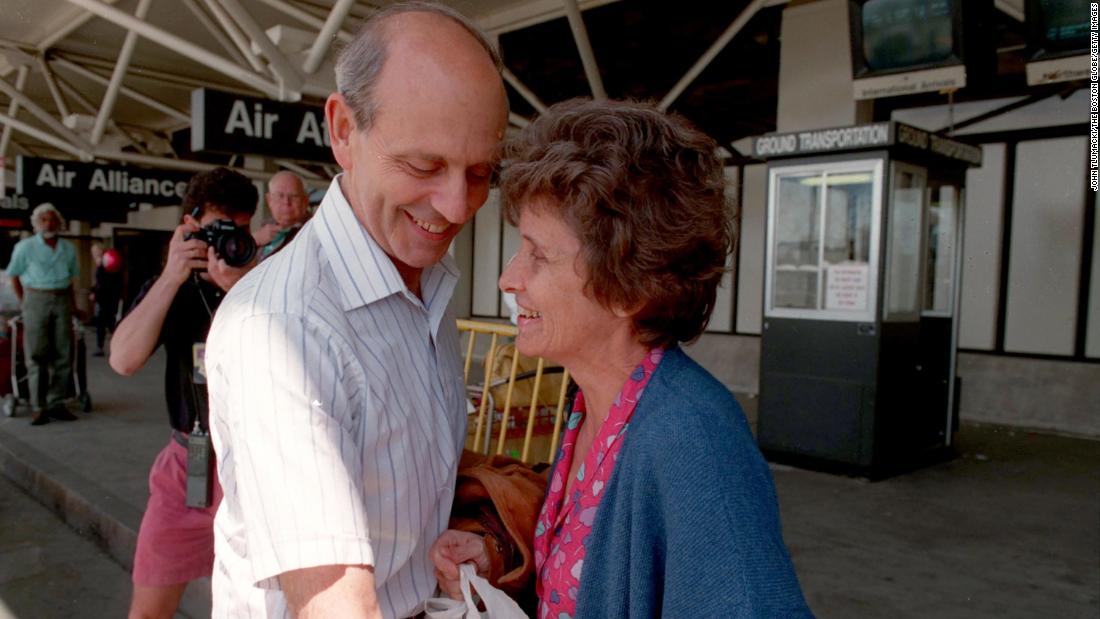 Breyer and his wife, Joanna, are seen at Boston&#39;s Logan Airport in May 1994.