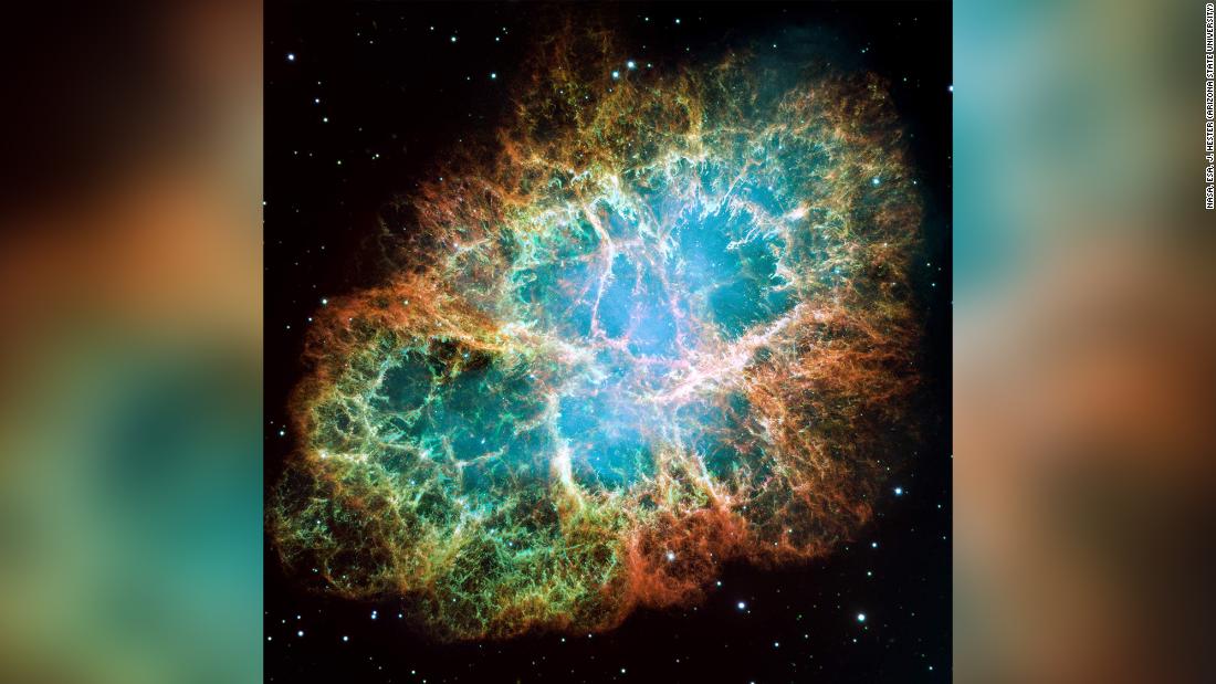 Crab Nebula: Huge radio pulses and X-ray surges detected