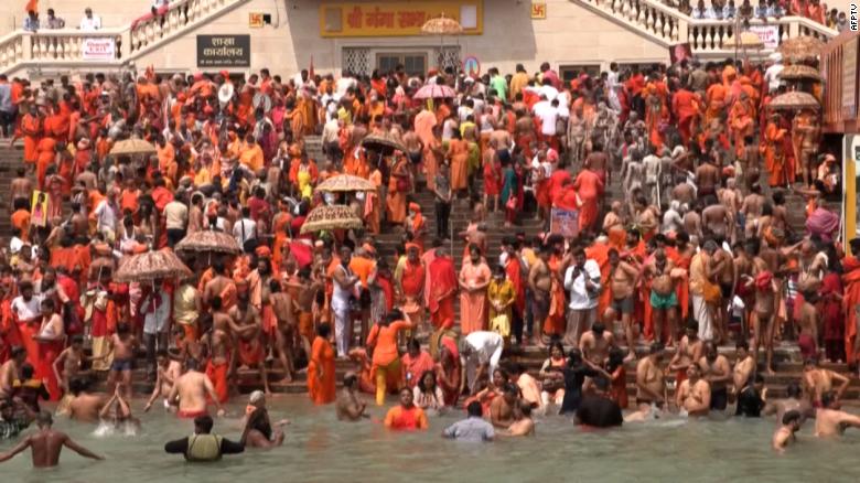 Video shows pilgrims flock to Ganges River despite surge in cases 