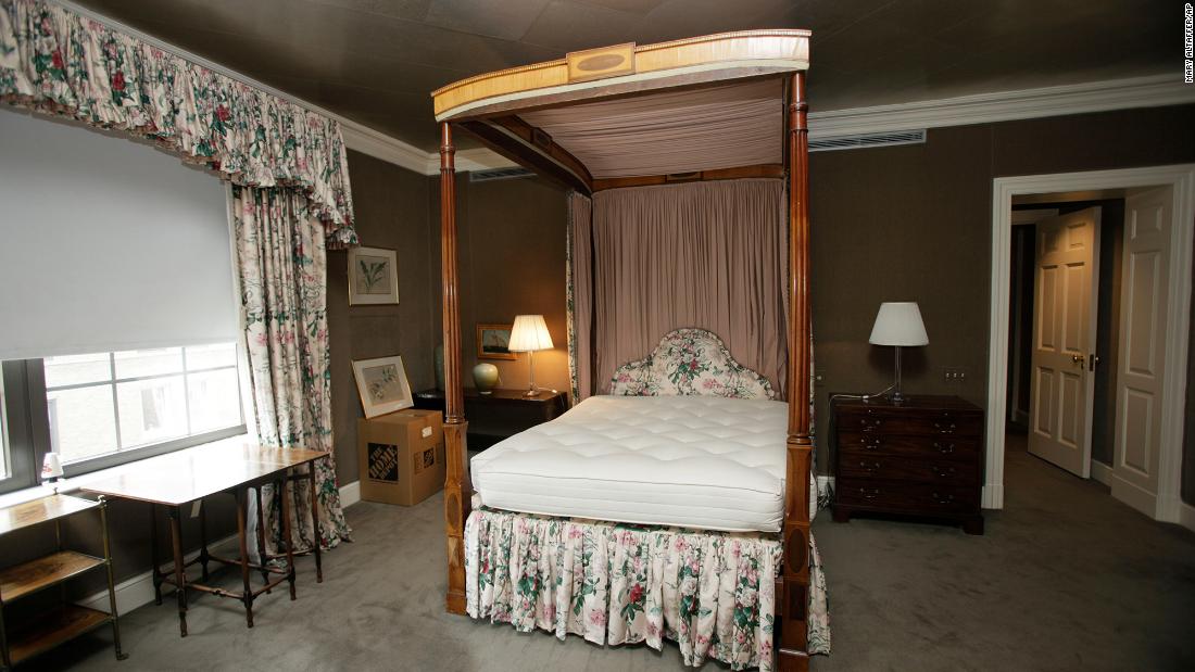 The master bedroom of Madoff&#39;s penthouse apartment.