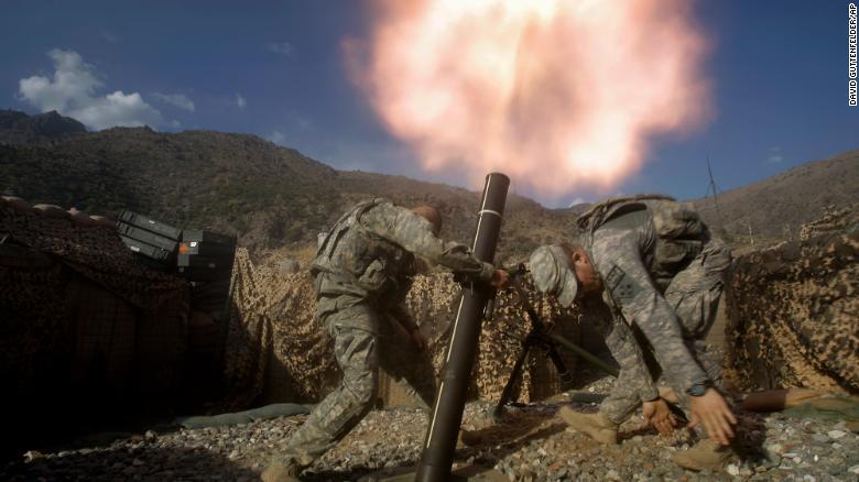 US soldiers fire mortars from a base in Afghanistan&#39;s Kunar province in October 2009.