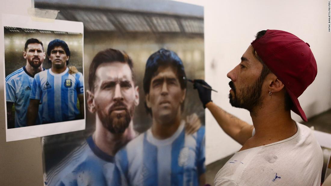 Argentine artist channels 'hand of God' with Maradona portrait