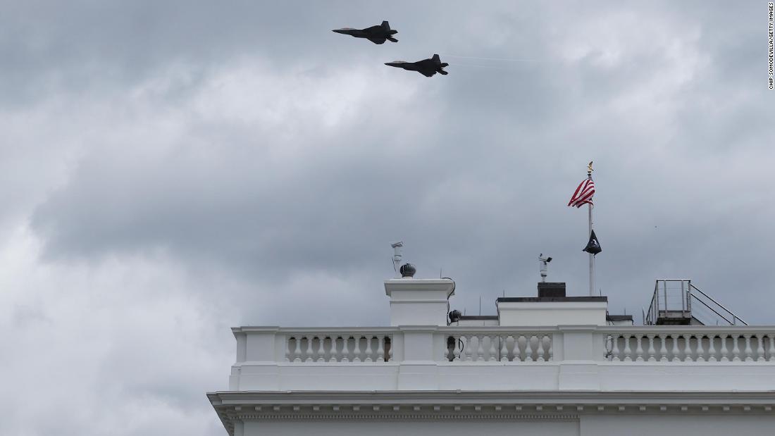 Washington DC flyover Watch two F22s interrupt the White House