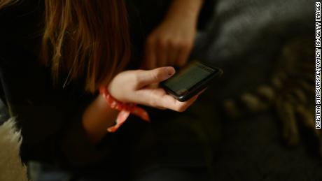 A psychologist&#39;s advice: How to talk to your kids about social media and drug abuse 