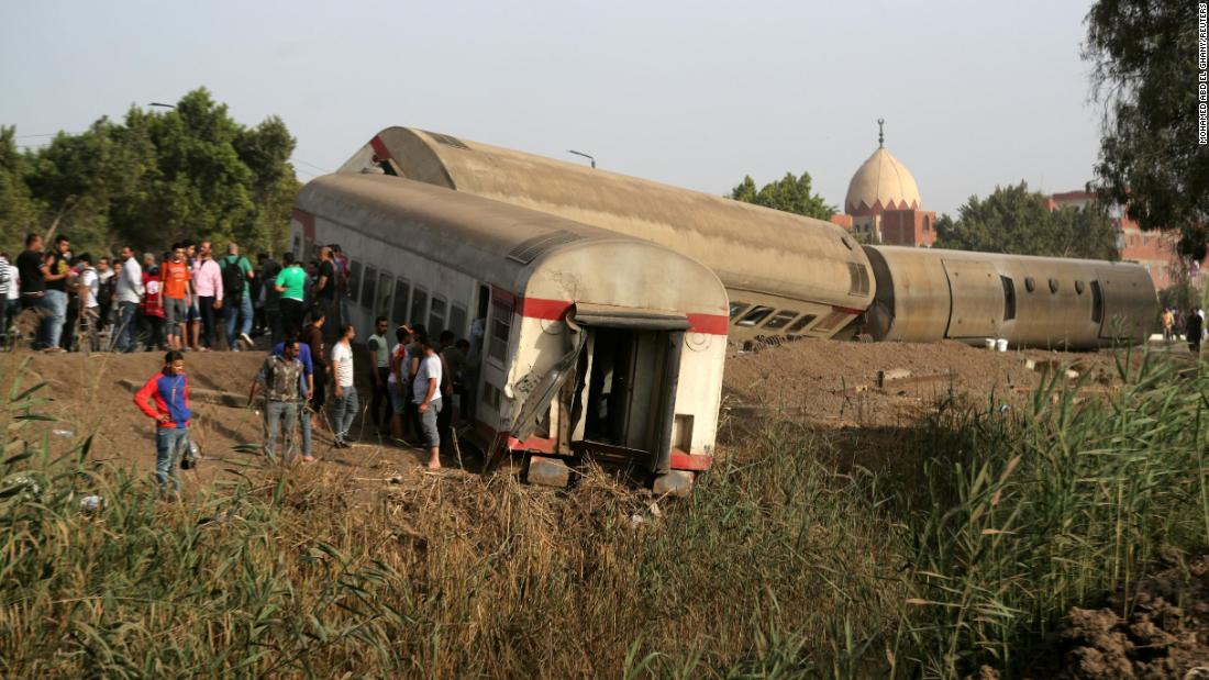 Train crash in Egypt: at least 97 injured in derailment