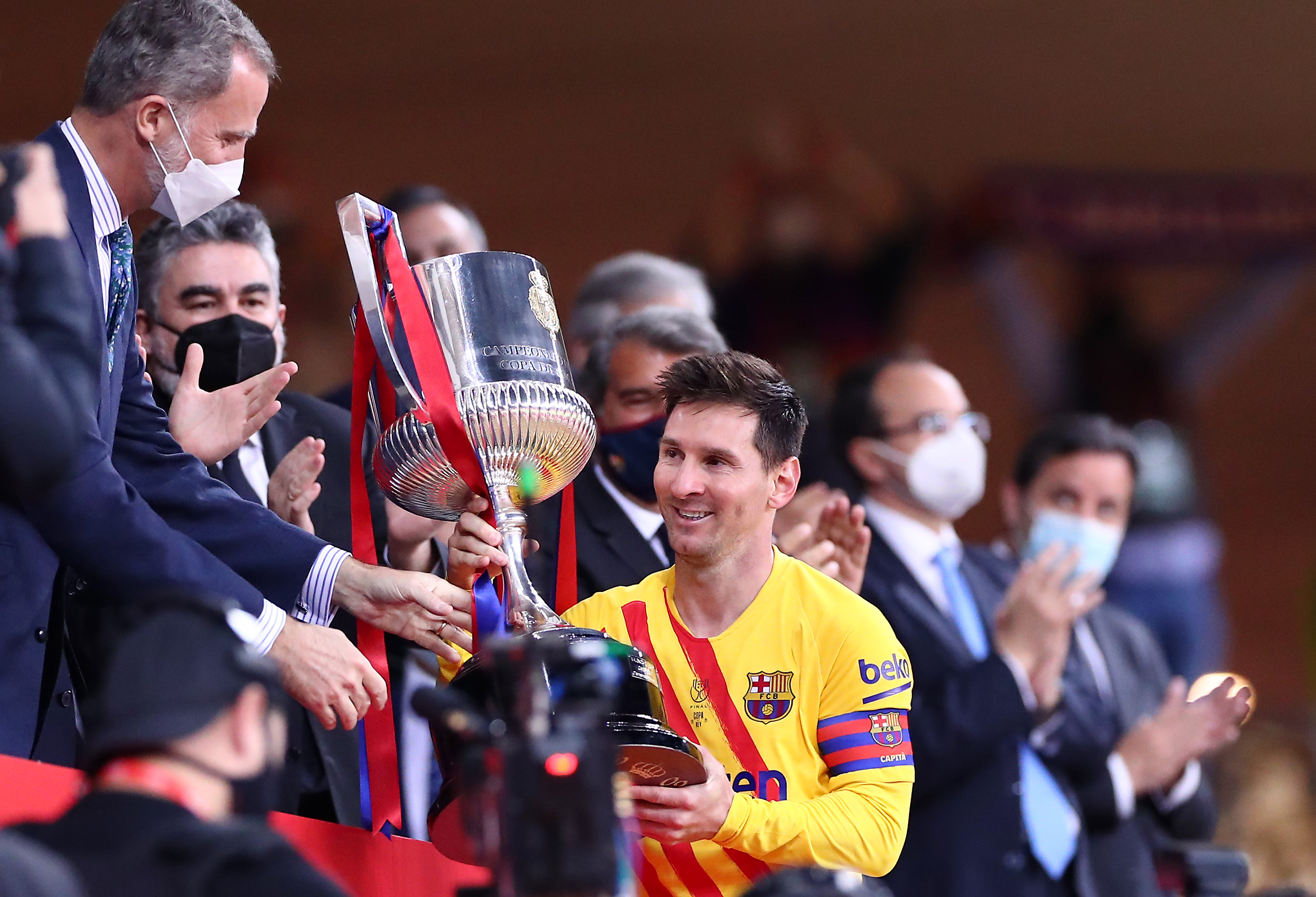 Barcelona Is This Goodbye Teammates Line Up For Photos With Lionel Messi Following Copa Del Rey Victory Cnn