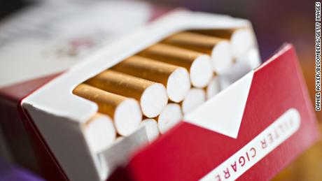 Tobacco giant&#39;s stock falls on report of potential new cigarette regulation