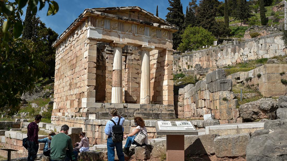 Do you want to get away?  Greece lets tourists in again