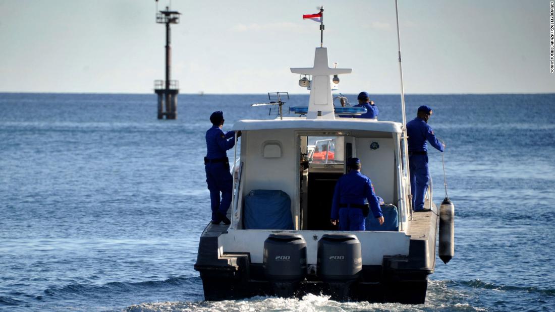 Jungtinės Valstijos siunčia „orlaivio turtą“ padėti ieškoti dingusio Indonezijos povandeninio laivo