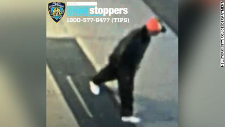 NYPD seeks public&#39;s help in identifying suspect in assault on Asian man Friday night.  