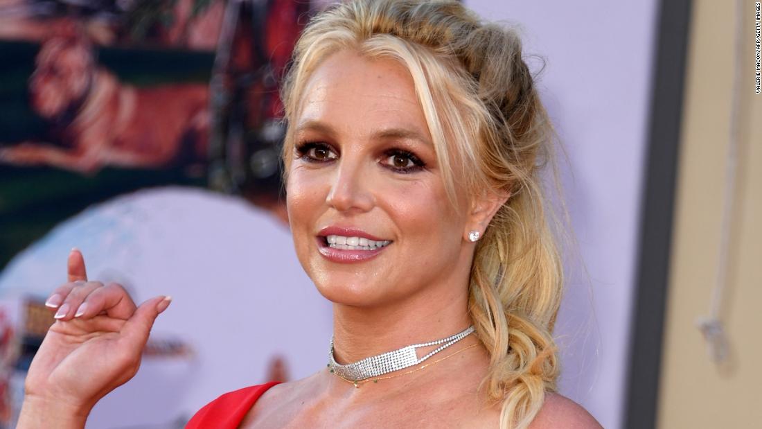 Britney Spears explains topless posting spree