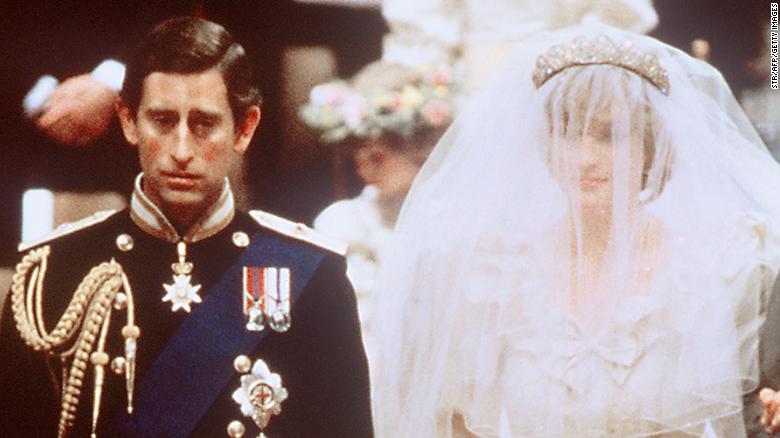 5 Times Diana Broke Royal Protocol Cnn