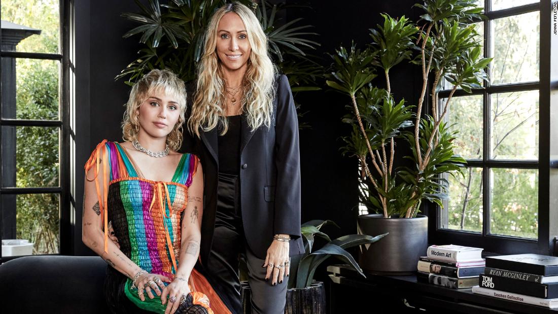 Inside Miley Cyrus Exuberant Los Angeles Home Designed By Her 2625