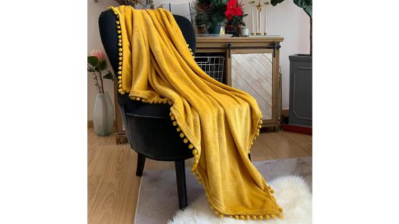 Lomao Flannel Throw Blanket