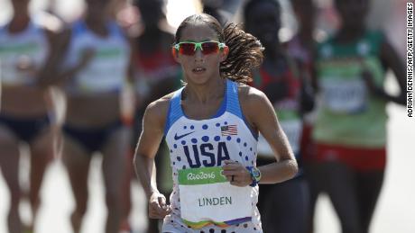 USA&#39;s Desiree Linden competes in the Women&#39;s Marathon during the athletics event at the Rio 2016 Olympic Games at Sambodromo in Rio de Janeiro on August 14, 2016.   / AFP / Adrian DENNIS        (Photo credit should read ADRIAN DENNIS/AFP via Getty Images)