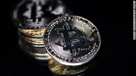 Precio Del Bitcoin Se Desploma Luego Que China Elevo Su Campana Contra Las Criptomonedas Cnn Video