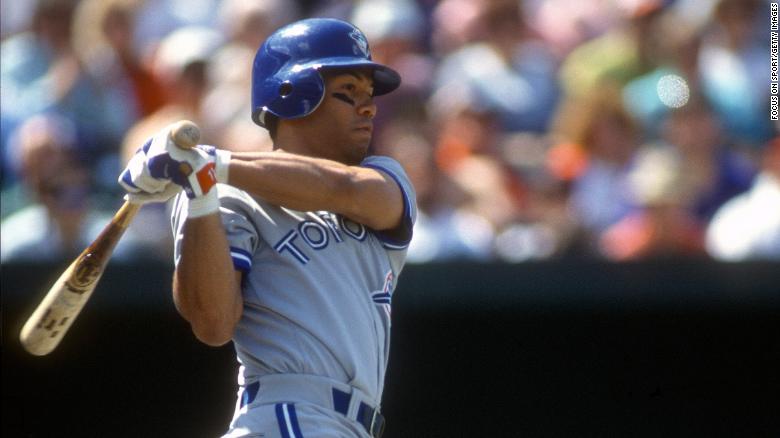 Hall of Famer Roberto Alomar banned from MLB after sexual misconduct investigation