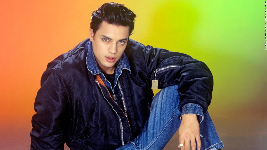 &lt;a href=&quot;https://www.cnn.com/2021/05/05/entertainment/nick-kamen-dies-intl-scli-gbr/index.html&quot; target=&quot;_blank&quot;&gt;Nick Kamen,&lt;/a&gt; a British model and singer who appeared in a famous 1985 Levi's commercial, died at the age of 59, his family confirmed to the PA Media news agency on May 5. Kamen also collaborated with Madonna on the 1986 record &quot;Each Time you Break my Heart.&quot;