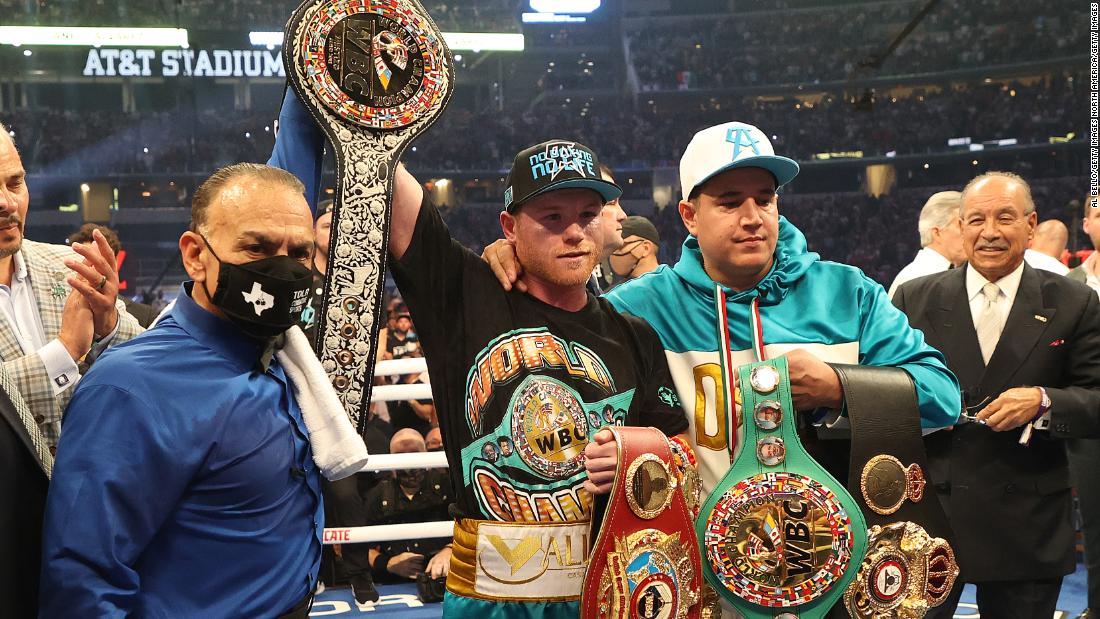 Canelo Alvarez stops Billy Joe Saunders in front of record 73,126 fans in Texas