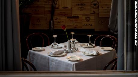 Low pay and 'toxic' workplaces keep workers away from restaurants
