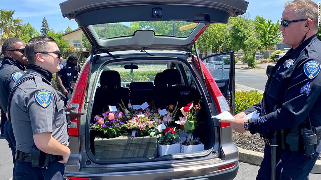 Police deliver Mother's Day flowers after arresting delivery driver for DUI